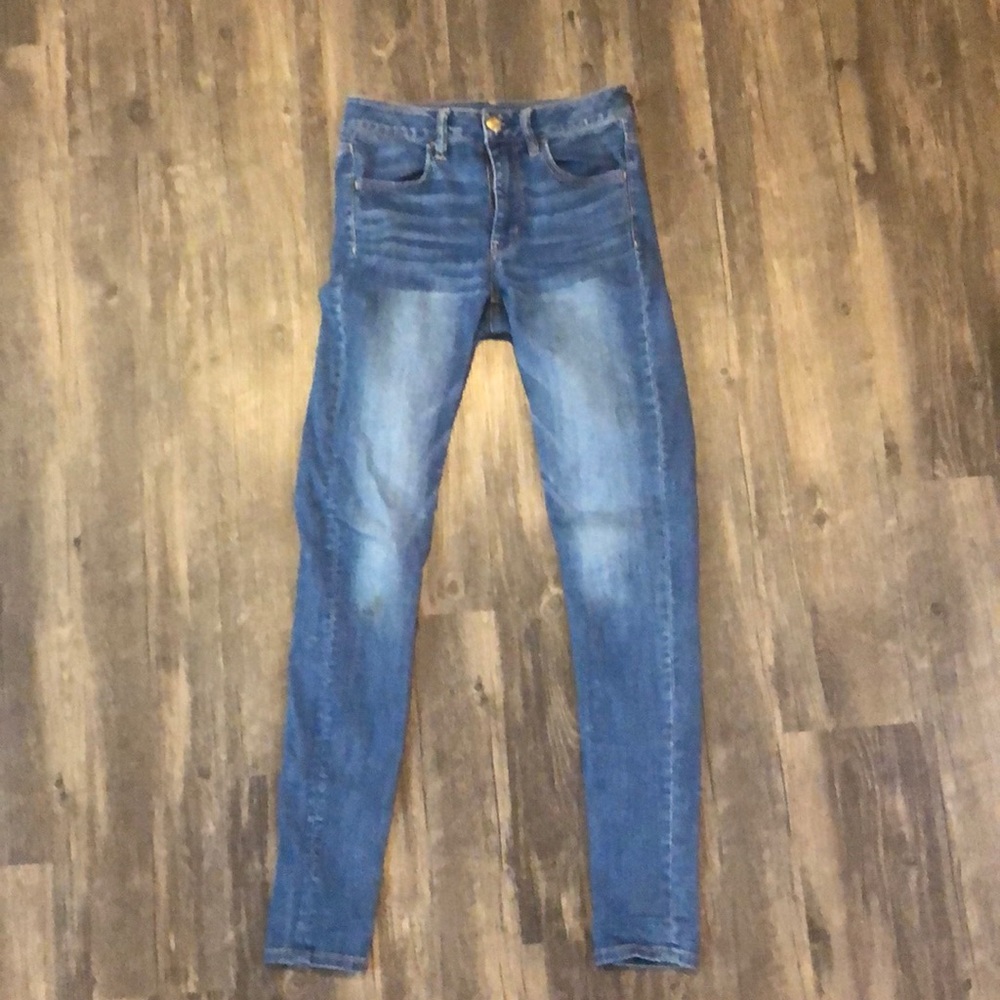 American Eagle light wash jeans